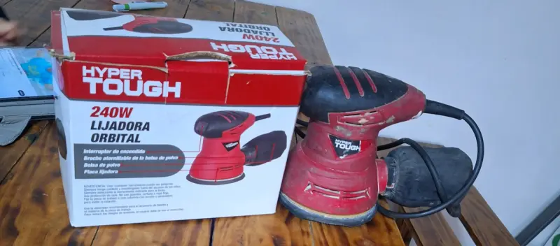 Lijadora orbital Hyper Tough 240W usada