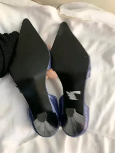 Zapatos de tacón lila  elegantes, nuevos - miniatura 3