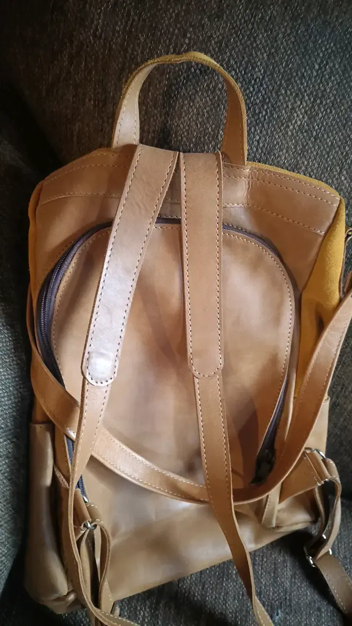 Mochila de cuero y gamuza color mostaza - 2