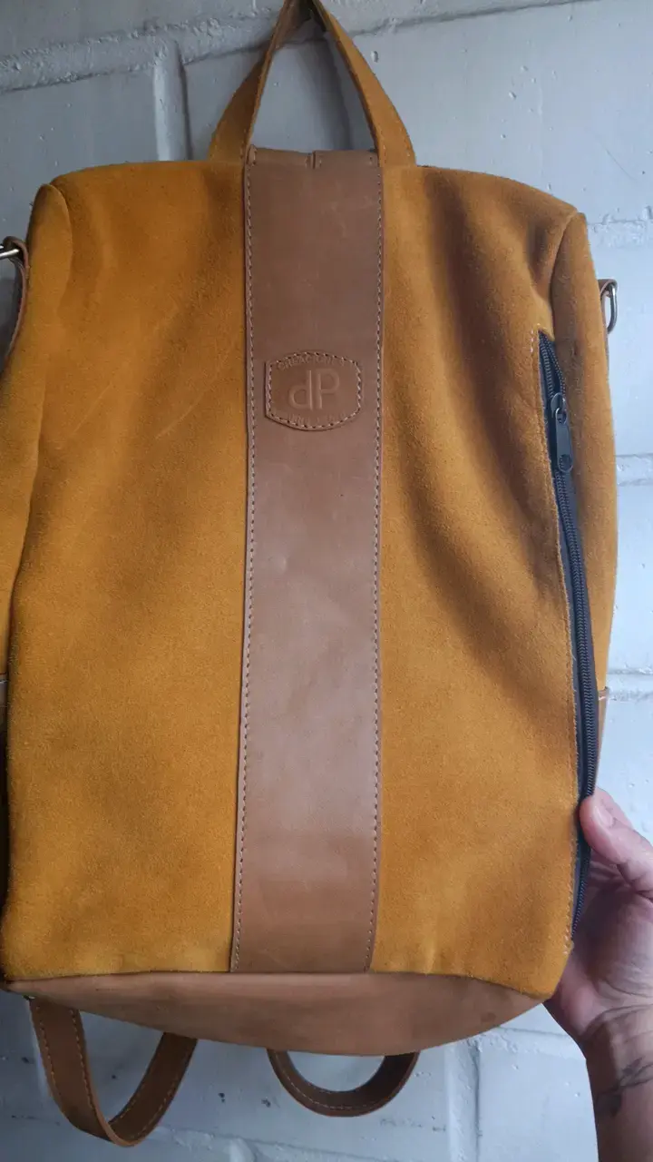 Mochila de cuero y gamuza color mostaza - 3