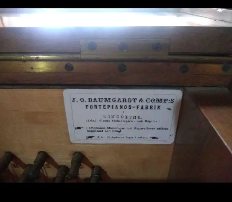 Piano vertical antiguo J.O. Baumgardt - 2