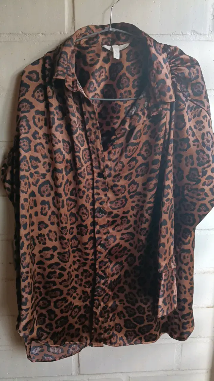 Blusa de mujer estampado animal print - 1