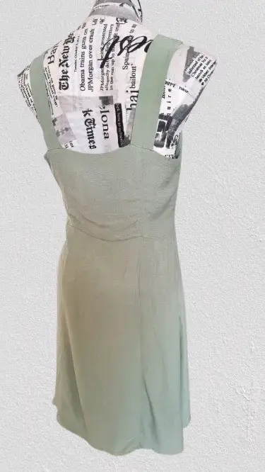 Vestido corto verde claro con botones frontales - 2