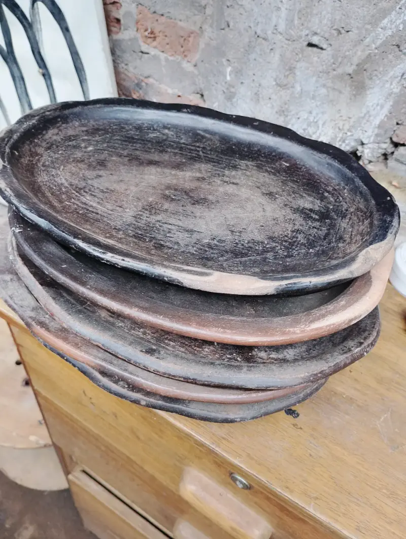 Platos de greda artesanales para asados - 1