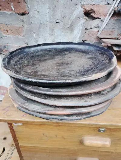 Platos de greda artesanales para asados - miniatura 2