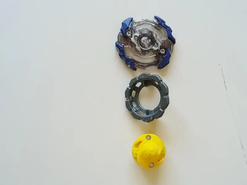 BEYBLADE BURST EVOLUTION ROKTAVOR R2  MARCA HASBRO - 3