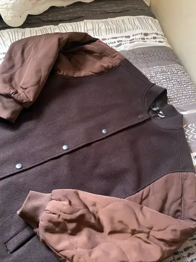 Chaqueta bomber marrón con mangas acolchadas M - miniatura 2
