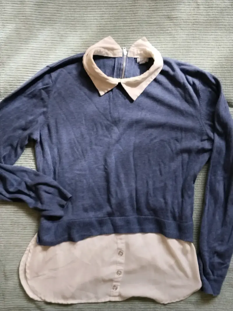 Suéter azul con cuello blanco para mujer - 2