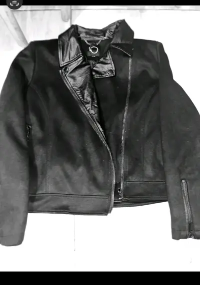 Chaqueta negra de cuero sintético para mujer - miniatura 1