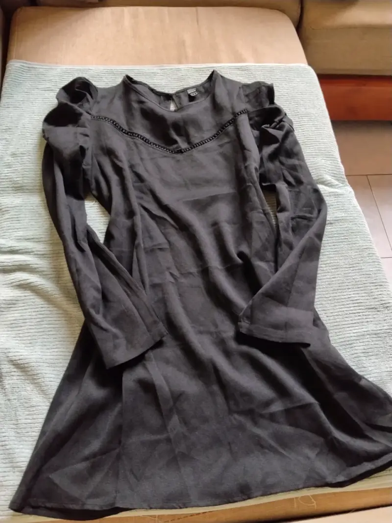 Vestido negro de manga larga Shein con detalles