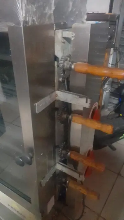 Asador de pollos Progas con manivelas de madera - miniatura 1