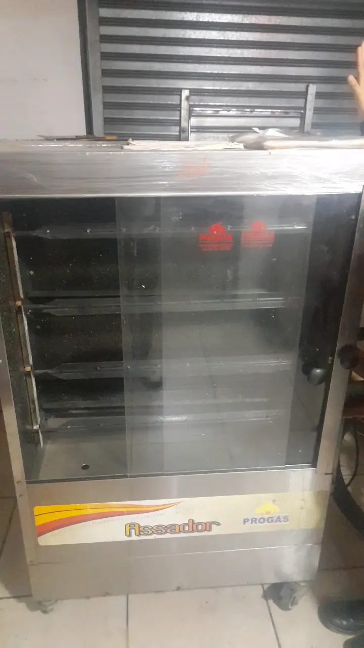 Asador de pollos Progas con manivelas de madera - 4