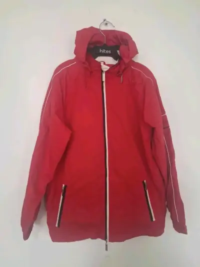 Chaqueta roja impermeable para mujer - miniatura 1