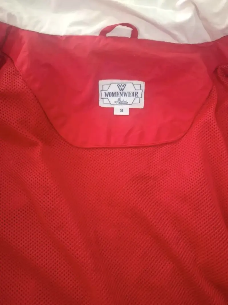 Chaqueta roja impermeable para mujer - 3