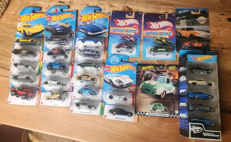 Colección de autos Hot Wheels variados en blister - 1