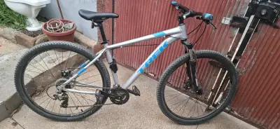 Bicicleta Trek Gris marlyn 4 - miniatura 1