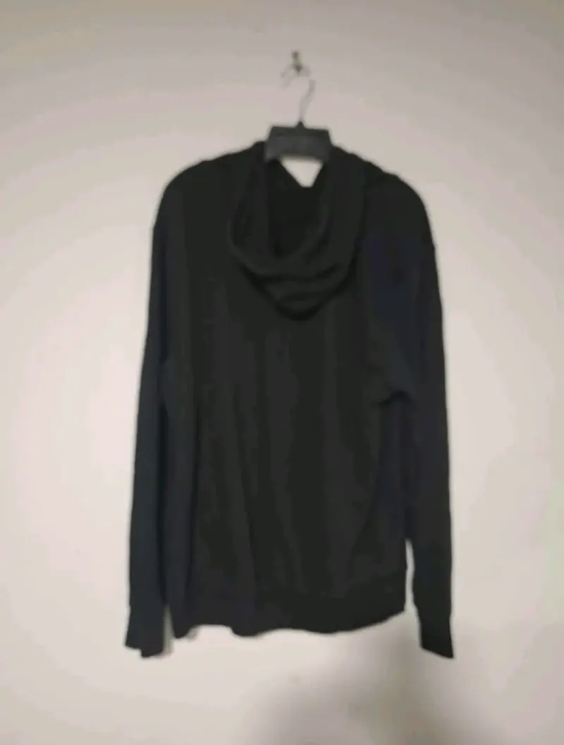 Polerón negro con capucha Hurley talla M - 2