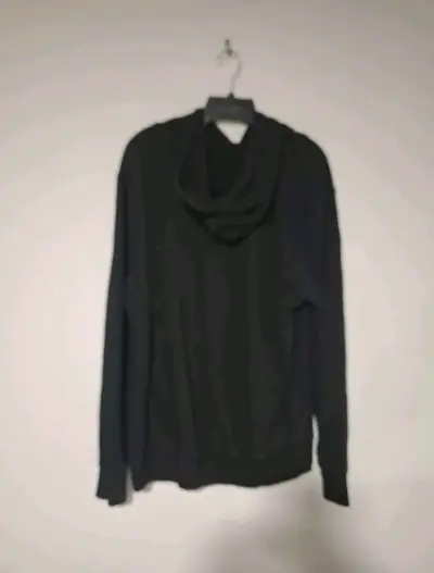 Polerón negro con capucha Hurley talla M - miniatura 2