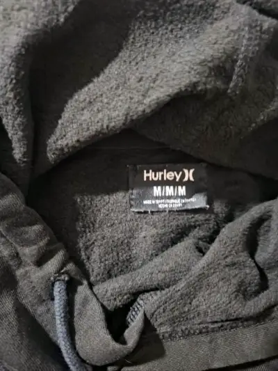 Polerón negro con capucha Hurley talla M - miniatura 3