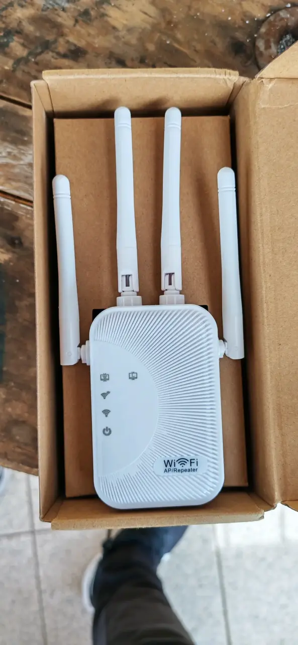 Repetidor WiFi inalámbrico con antenas - 2