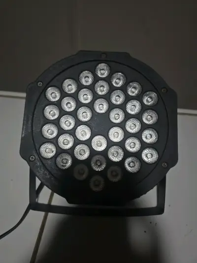 Luz LED Par para eventos y fiestas - miniatura 3