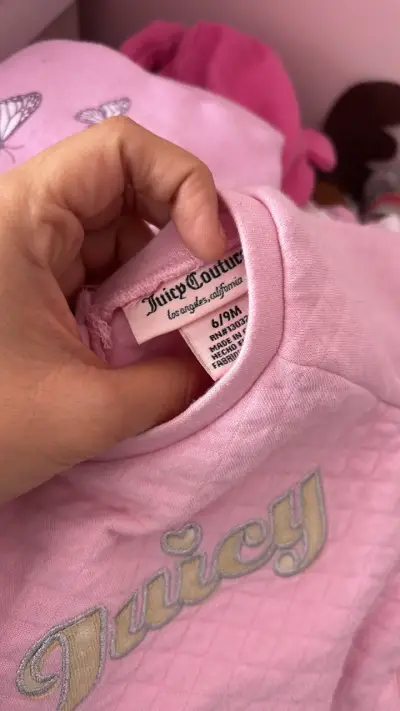 Polerón bebe Juicy Couture  6-9 meses - miniatura 2