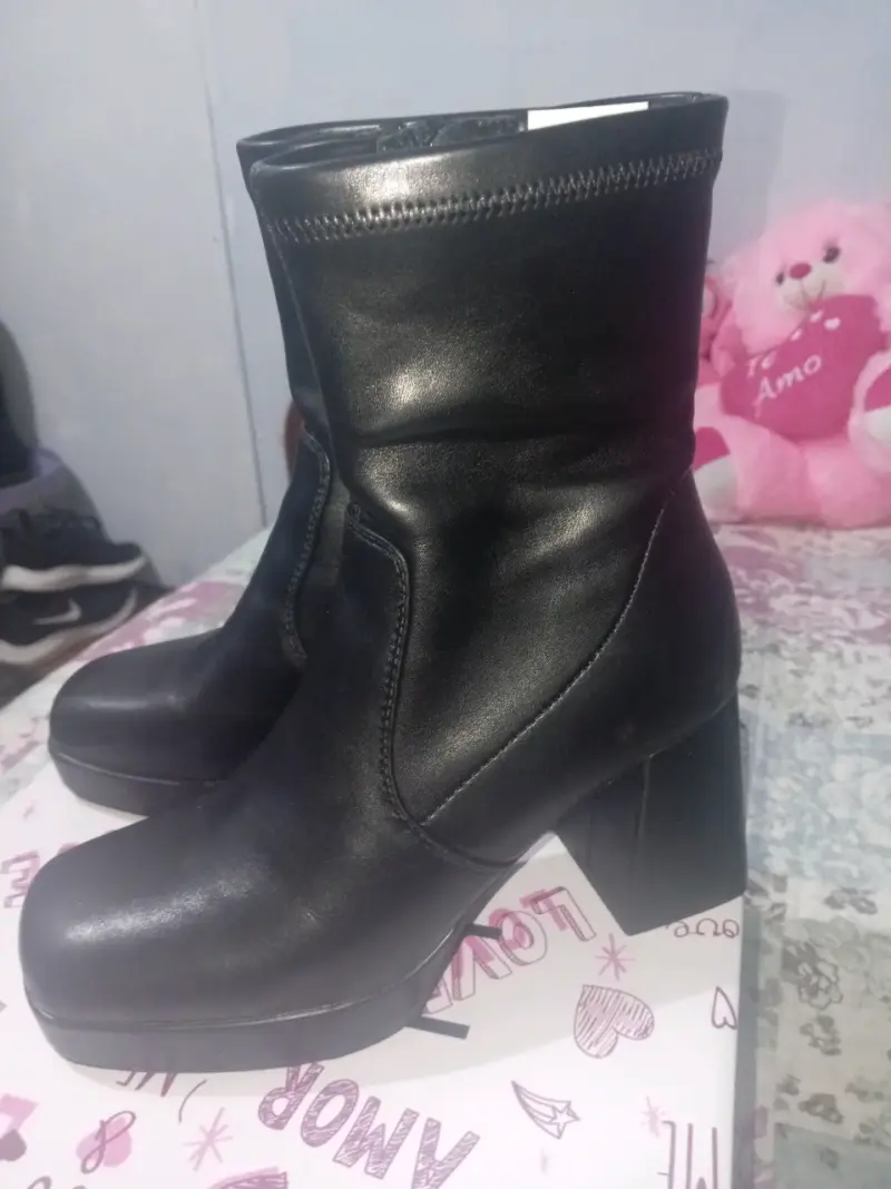Botines de cuero negro con tacón alto - 3