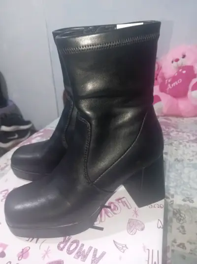 Botines de cuero negro con tacón alto - miniatura 3