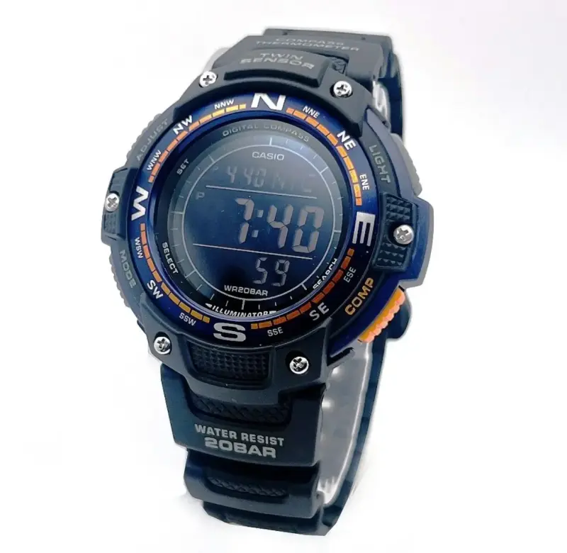 Reloj digital Casio con brújula y termómetro - 3