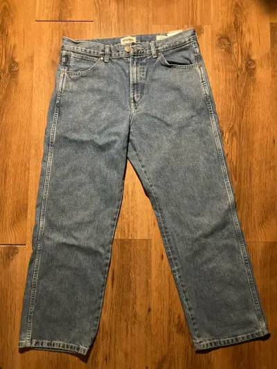 Jeans Wrangler clásicos para hombre 30x32 - miniatura 1