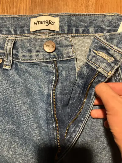 Jeans Wrangler clásicos para hombre 30x32 - miniatura 4