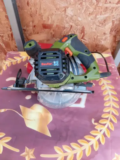 Sierra circular Bauker 1300W 7-1/4 pulgadas - miniatura 5