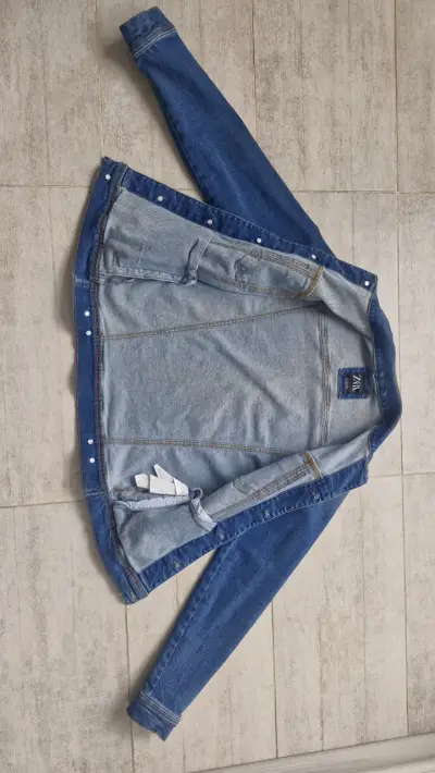 Chaqueta de mezclilla azul Zara para mujer - miniatura 3