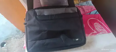 Mochila negra con compartimentos múltiples Eaf - miniatura 1