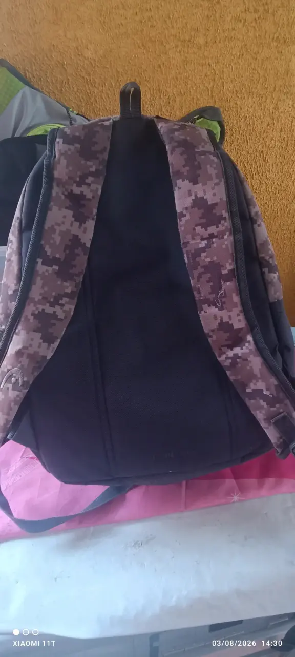 Mochila negra con compartimentos múltiples Eaf - 2