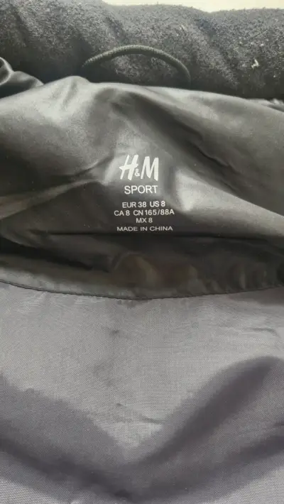 Chaqueta s/manga Acolchado Negro H&M Sport Talla M - miniatura 1