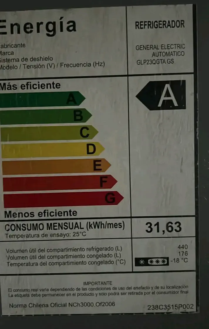 Refrigerador General Electric con Dispensador de Agua - 4