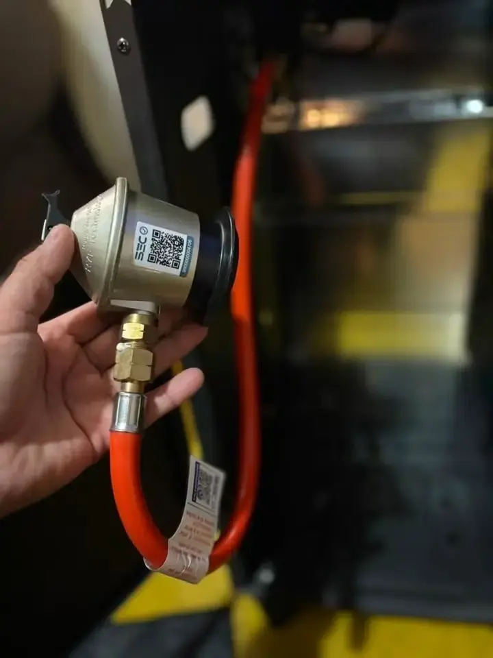 Estufa a gas Toyotomi Classic con ruedas - 4