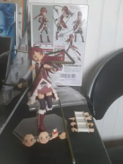 Figura de acción Kyoko Sakura con accesorios - miniatura 1