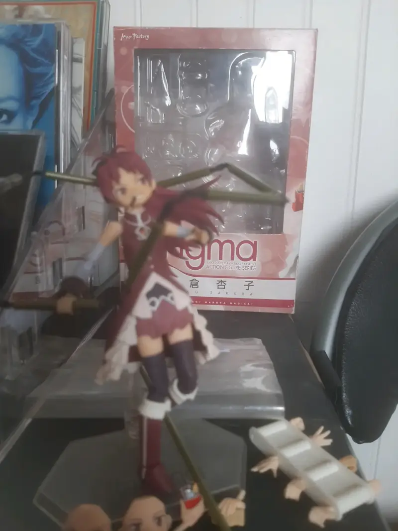 Figura de acción Kyoko Sakura con accesorios - 4