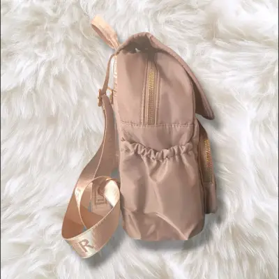 Mochila de mujer acolchada color camel - miniatura 2