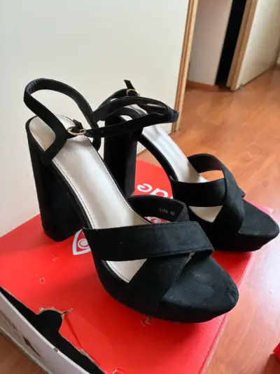 Sandalias de Tacón Weide Alto Negras Talla 40 - miniatura 1