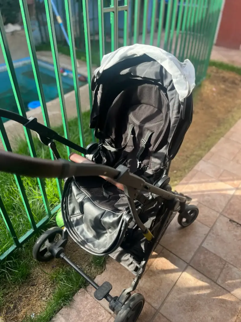 Coche de bebé LuBabycas negro plegable - 4