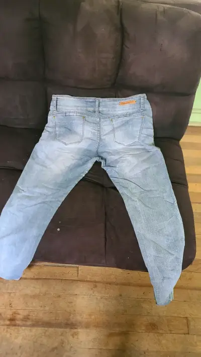 Jeans de mezclilla azul para mujer - miniatura 2