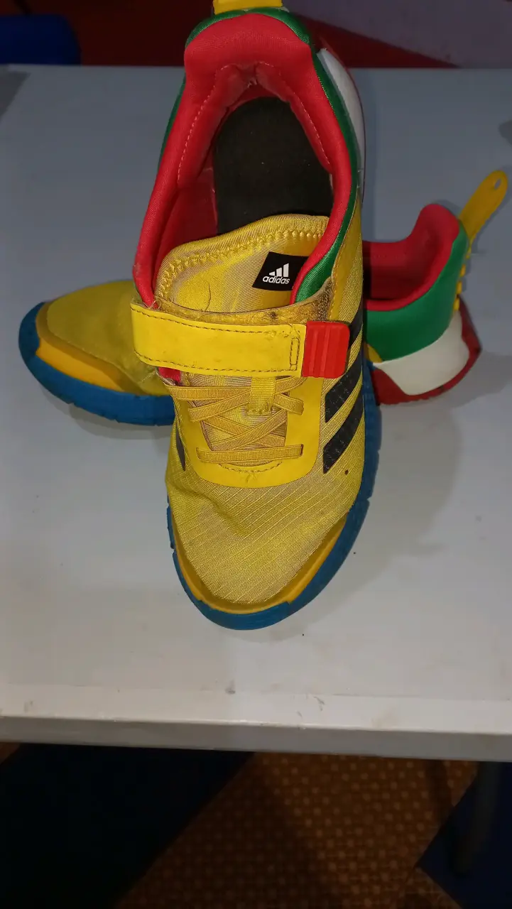 Zapatillas deportivas Adidas Lego amarillas - 2