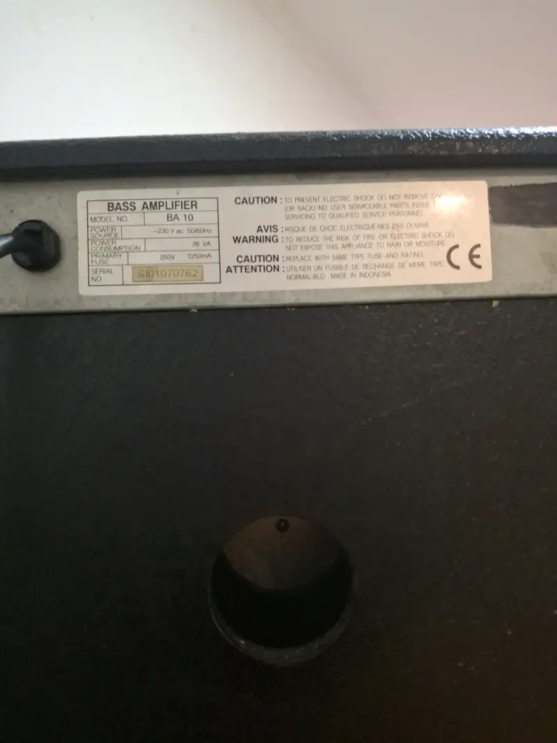 Amplificador de bajo Samick BA 10 en buen estado - 2