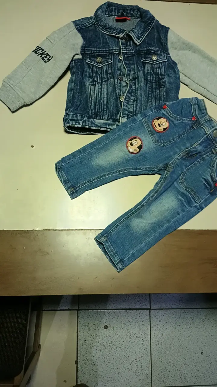 Conjunto de ropa infantil con chaqueta de mezclilla y pantalones - 1