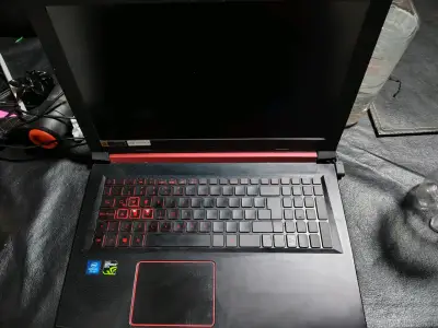 Laptop Acer con NVIDIA GeForce GTX 1050 - miniatura 3