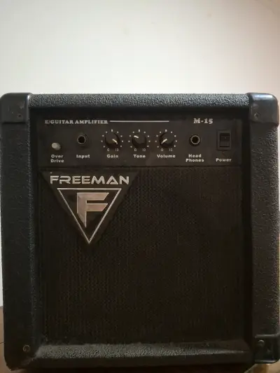 Amplificador de guitarra Freeman M15 con overdrive - miniatura 1