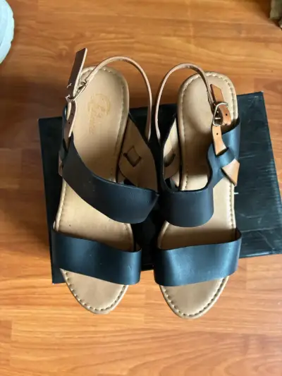 Sandalias de tacón bata alto negras y marrones - miniatura 3